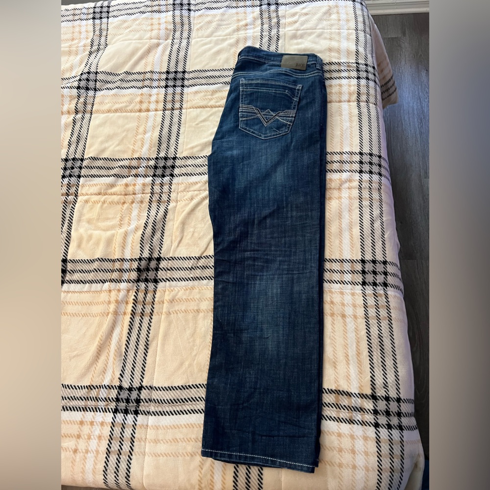 Size 44/32 BKE Seth Jeans.